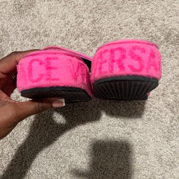 Versace Logo Monogram Platform Slippers - Picture 4 of 4